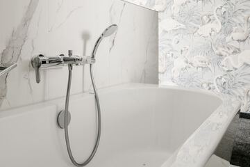 Jetted tub