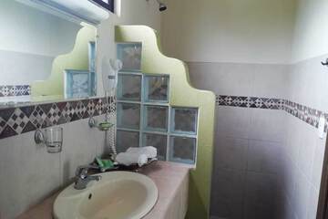 Bathroom sink