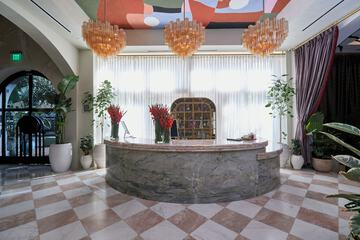 Check-in/check-out kiosk