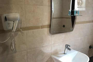 Bathroom sink