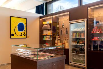 Snack bar