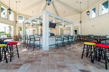 Poolside bar