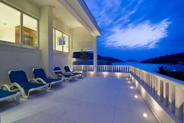 Sundeck