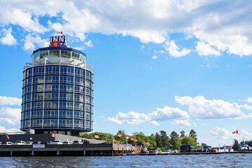 Clarion Inn Lakeside & Conference Centre