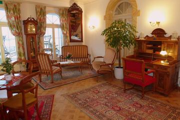Lobby sitting area