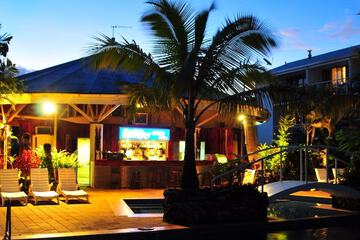 Poolside bar