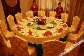 餐饮 or 会议