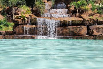 Pool waterfall