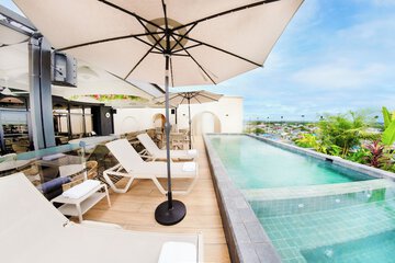 Rooftop pool