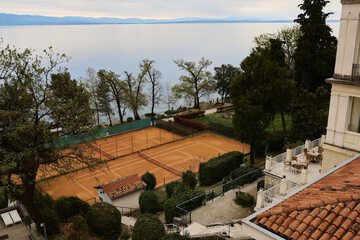 Tennis court
