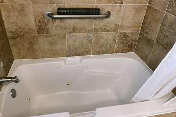 Private spa tub