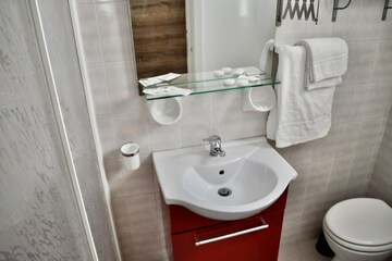 Bathroom sink