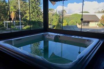 Indoor spa tub