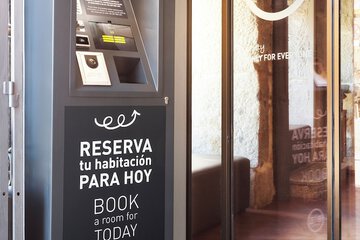 Check-in/check-out kiosk