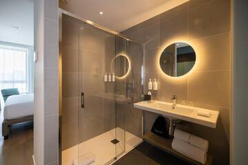 Bathroom shower