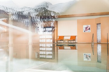 Indoor/outdoor pool