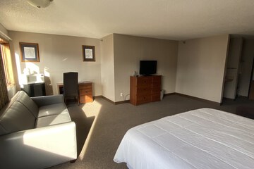 Room 9 of 38