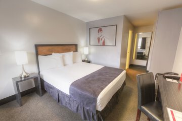 Room 11 of 48