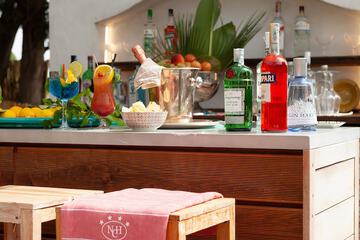 Poolside bar