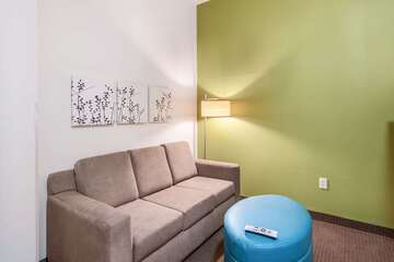 Guest room with sitting area