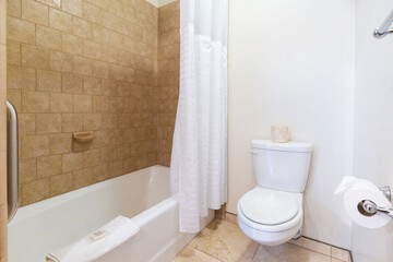 Deep soaking bathtub
