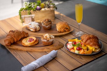 Breakfast/Coffee Service 67 of 80