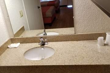 Bathroom sink