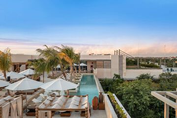 Rooftop pool