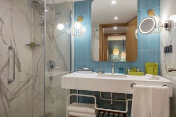 Bathroom shower