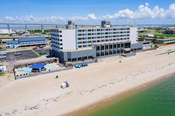 DoubleTree by Hilton Corpus Christi Beachfront