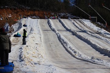 Snow tubing