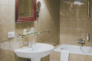 Bathroom sink