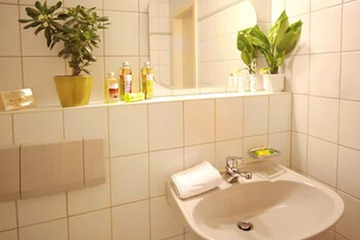 Bathroom sink