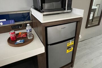 Mini-refrigerator