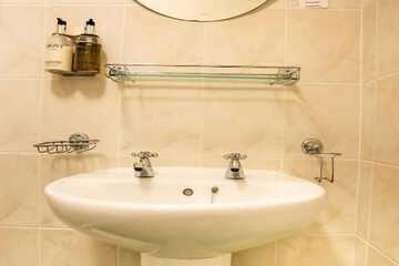 Bathroom sink