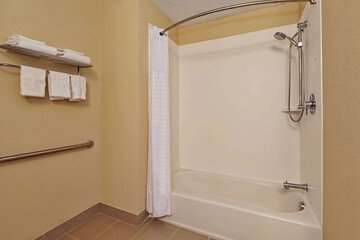 Room 10 of 23