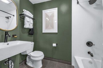 Room 34 of 100