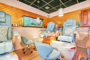 Nail salon