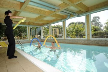 Exercise/lap pool