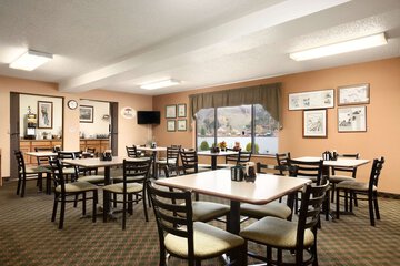 Breakfast/Coffee Service 23 of 25