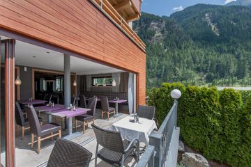 Sundeck