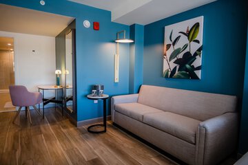 Room 25 of 60