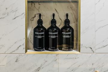 Bathroom amenities