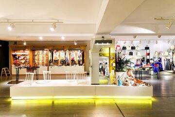 Shopping mall
