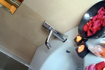 Bathroom sink