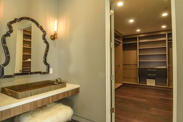 Bathroom sink