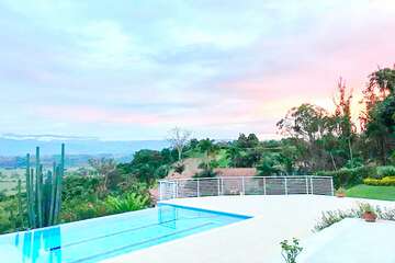 Infinity pool