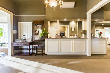 Check-in/check-out kiosk