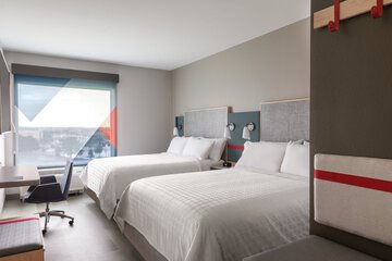 Room 11 of 27