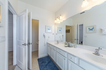 Bathroom sink